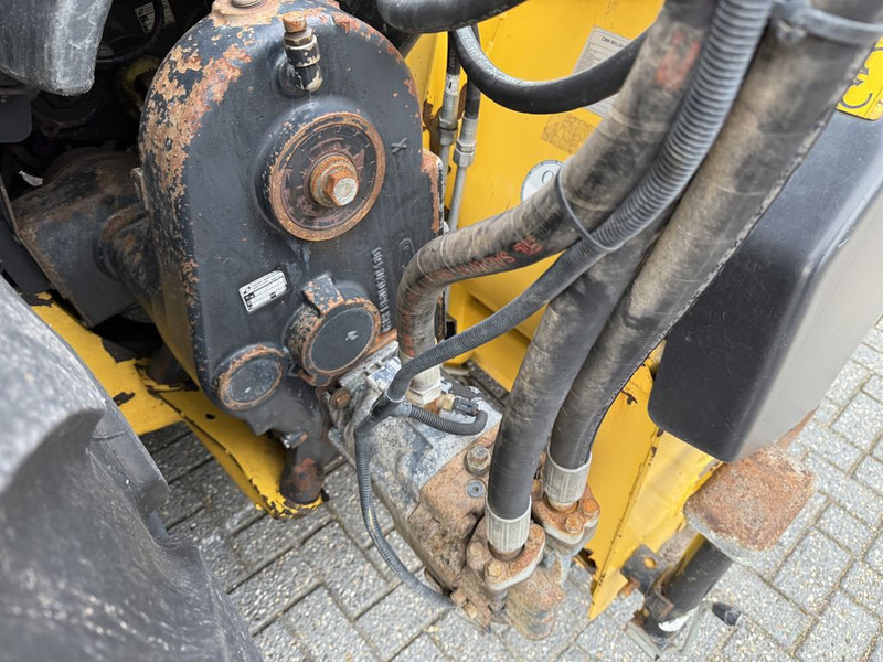 Forage harvester New Holland FR9050: picture 10 Forage harvester New Holland FR9050: picture 10