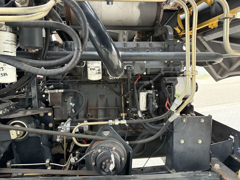 Forage harvester New Holland FR9050: picture 17 Forage harvester New Holland FR9050: picture 17