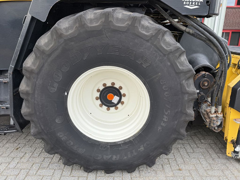 Forage harvester New Holland FR9050: picture 8 Forage harvester New Holland FR9050: picture 8