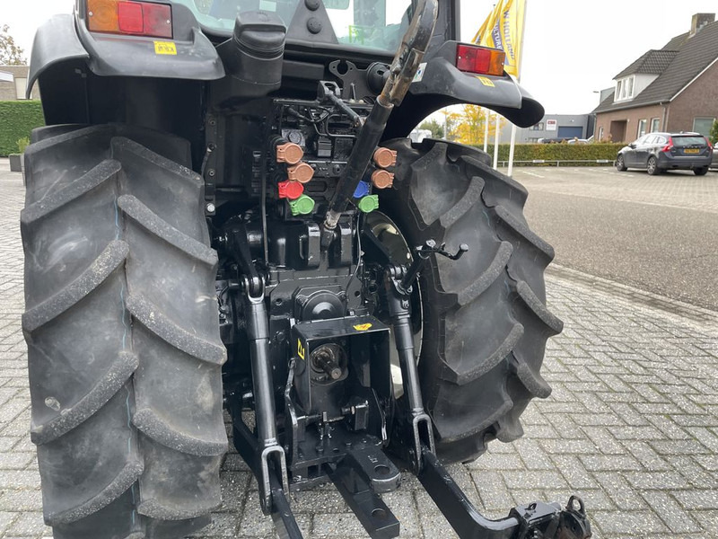 New Holland T4.80N - Farm tractor: picture 2 New Holland T4.80N - Farm tractor: picture 2