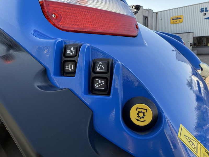 New Farm tractor New Holland T6.180 AC Stage V: picture 8