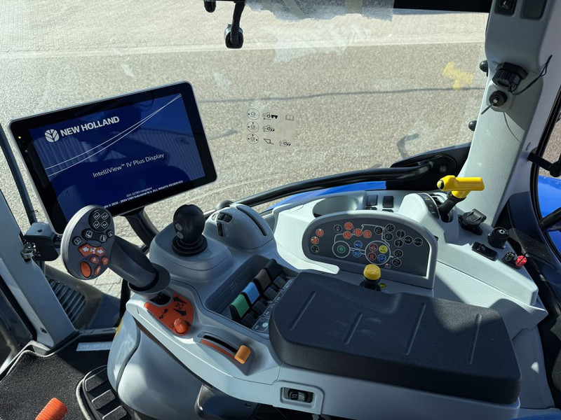 New Farm tractor New Holland T6.180 AC Stage V: picture 11