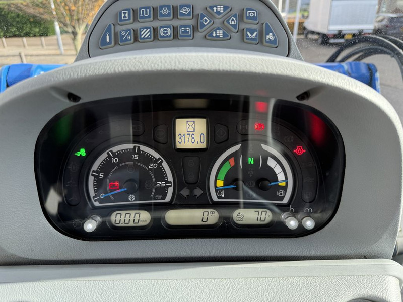 Farm tractor New Holland T7.210 AC Stage V + TL770 Voorlader: picture 13