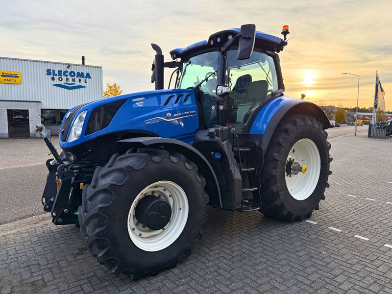 New Holland T7.275HD AC Stage V New Gen - Farm tractor: picture 1 New Holland T7.275HD AC Stage V New Gen - Farm tractor: picture 1