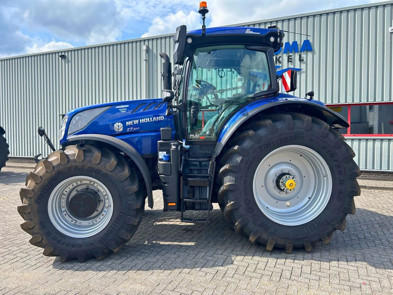 New Holland T7.300 AC New Gen Blue Power DEMO - Farm tractor: picture 2 New Holland T7.300 AC New Gen Blue Power DEMO - Farm tractor: picture 2