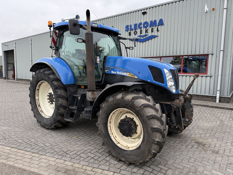 New Holland T7050 Power Command - Farm tractor: picture 4 New Holland T7050 Power Command - Farm tractor: picture 4