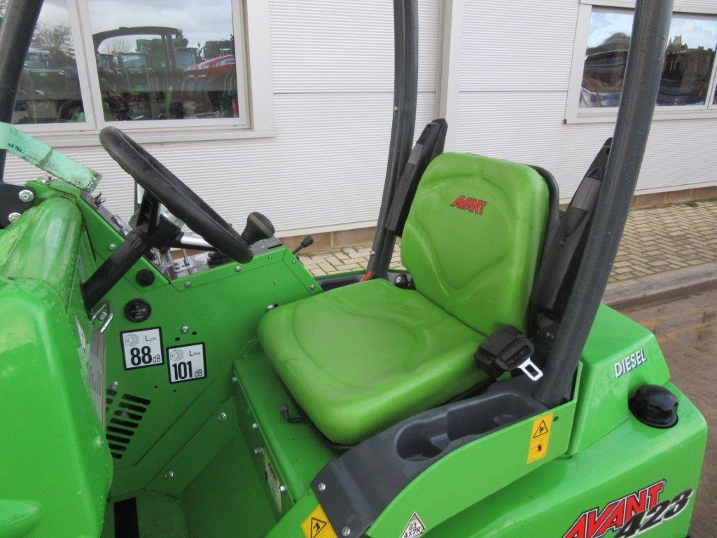 New Compact loader AVANT 423: picture 7