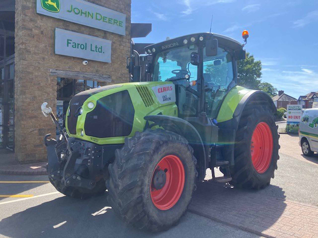 Claas Axion 810 - Farm tractor: picture 2 Claas Axion 810 - Farm tractor: picture 2