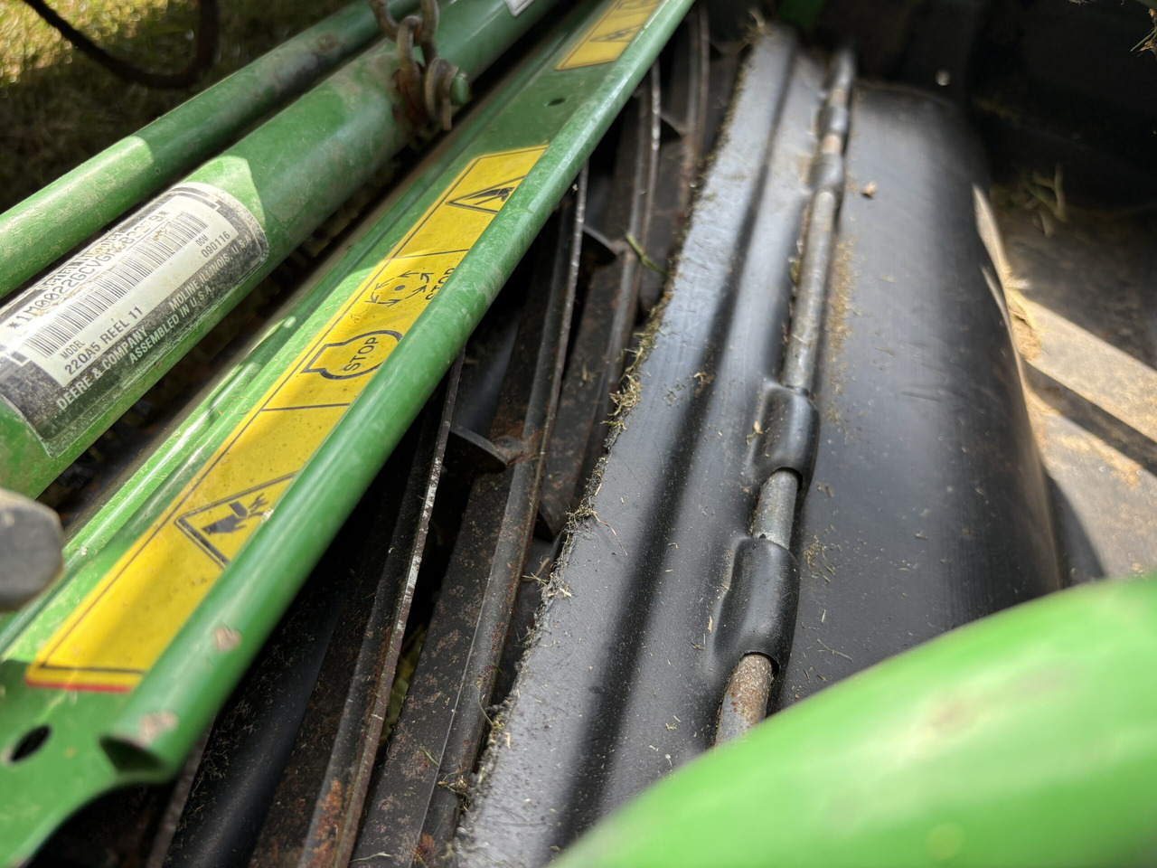 John Deere 2500E Greens Triple - Garden mower: picture 5 John Deere 2500E Greens Triple - Garden mower: picture 5