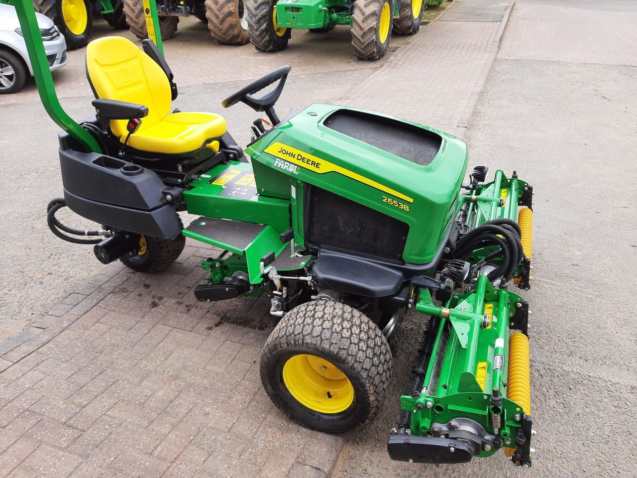 John Deere 2653B utility triple mower - Garden mower: picture 3 John Deere 2653B utility triple mower - Garden mower: picture 3