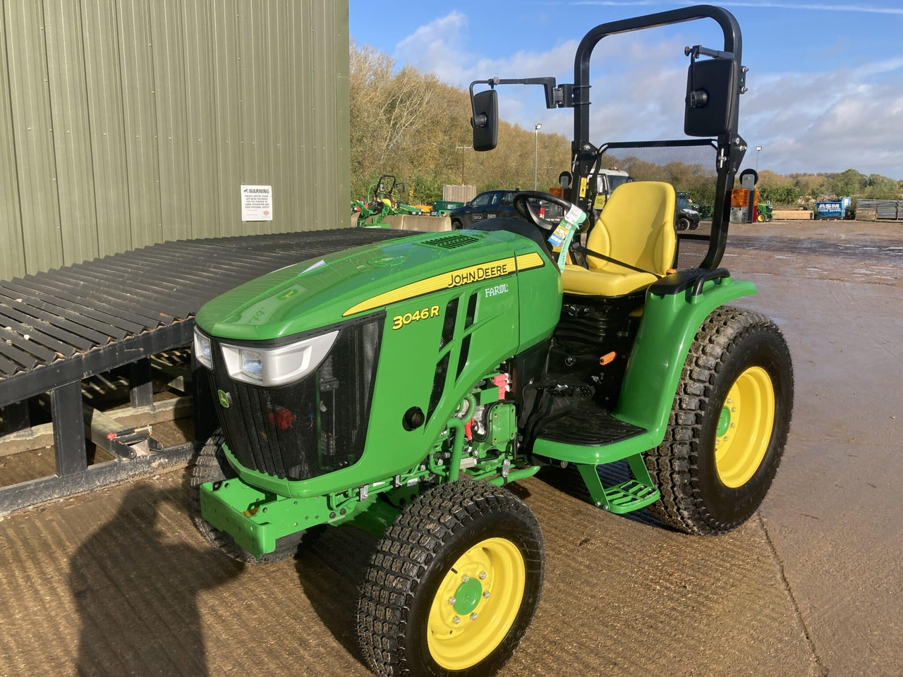 John Deere 3046R compact tractor - Compact tractor: picture 1 John Deere 3046R compact tractor - Compact tractor: picture 1