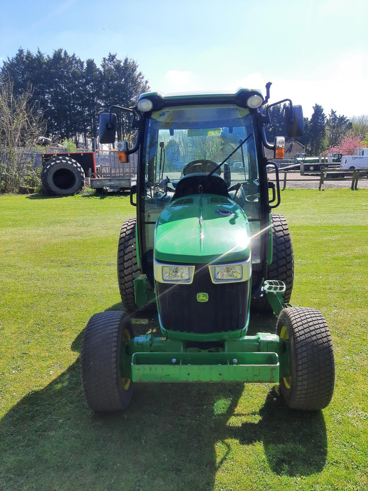 John Deere 4066R Compact Tractor - Compact tractor: picture 2 John Deere 4066R Compact Tractor - Compact tractor: picture 2