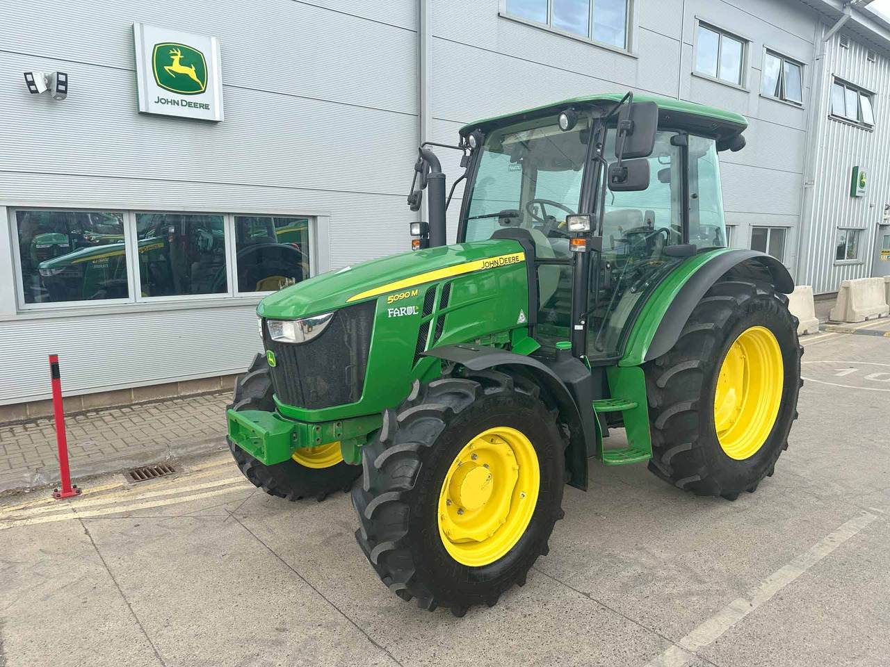 John Deere 5090M - Farm tractor: picture 1 John Deere 5090M - Farm tractor: picture 1