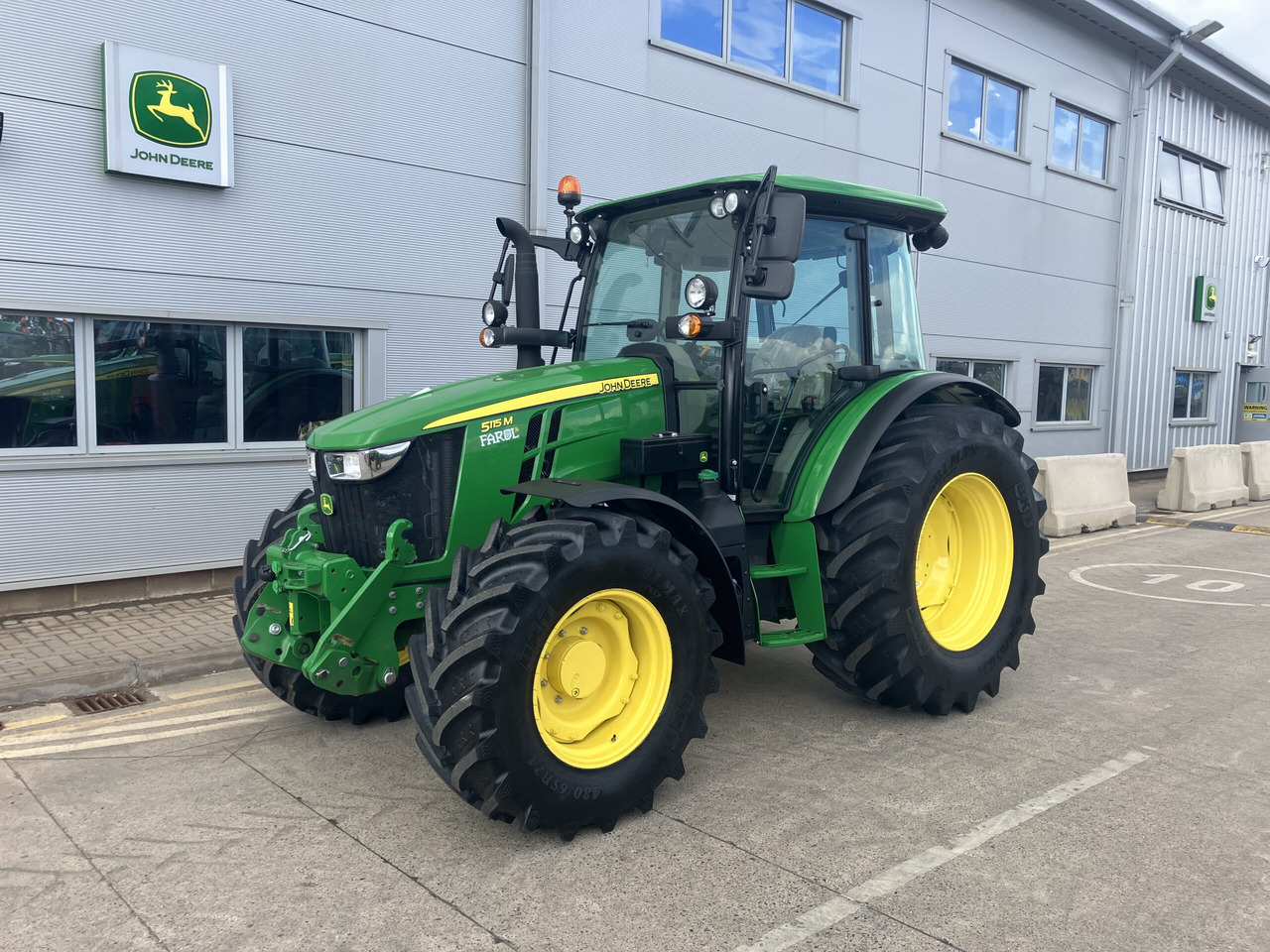 John Deere 5115M - Farm tractor: picture 1 John Deere 5115M - Farm tractor: picture 1