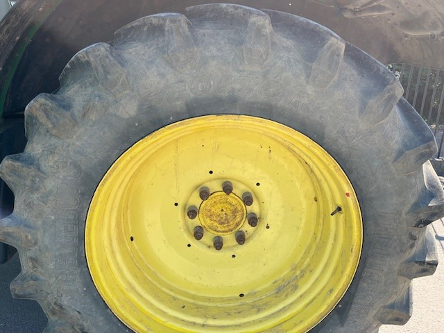 John Deere 6130R - Farm tractor: picture 4 John Deere 6130R - Farm tractor: picture 4