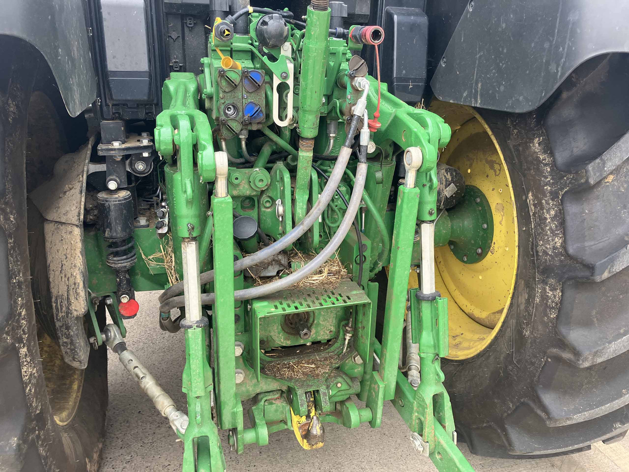 Farm tractor John Deere 6140M: picture 9