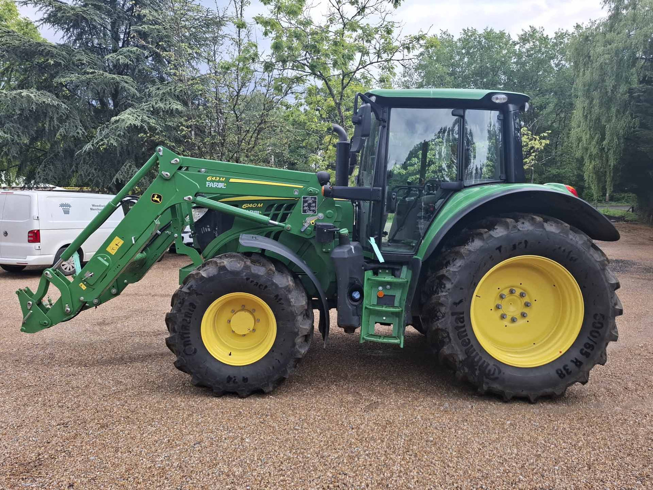John Deere 6140M - Farm tractor: picture 1 John Deere 6140M - Farm tractor: picture 1