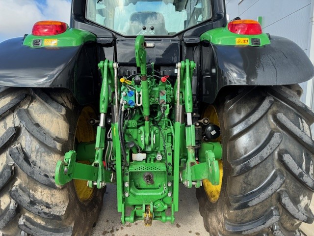 Farm tractor John Deere 6155M: picture 9