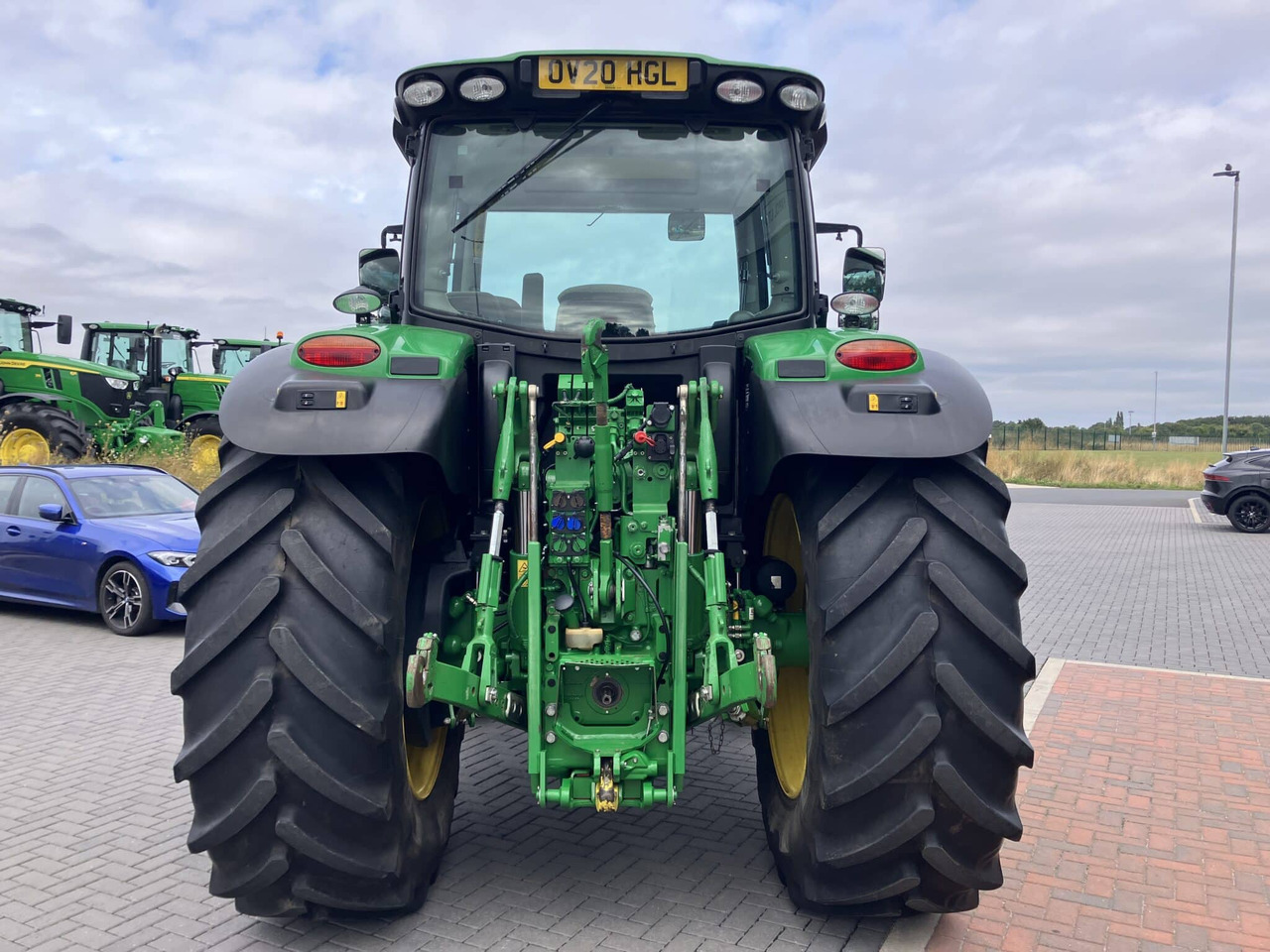 John Deere 6155R - Farm tractor: picture 4 John Deere 6155R - Farm tractor: picture 4