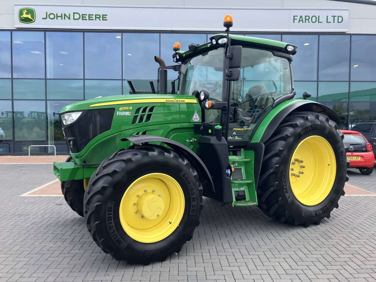 John Deere 6155R - Farm tractor: picture 1 John Deere 6155R - Farm tractor: picture 1