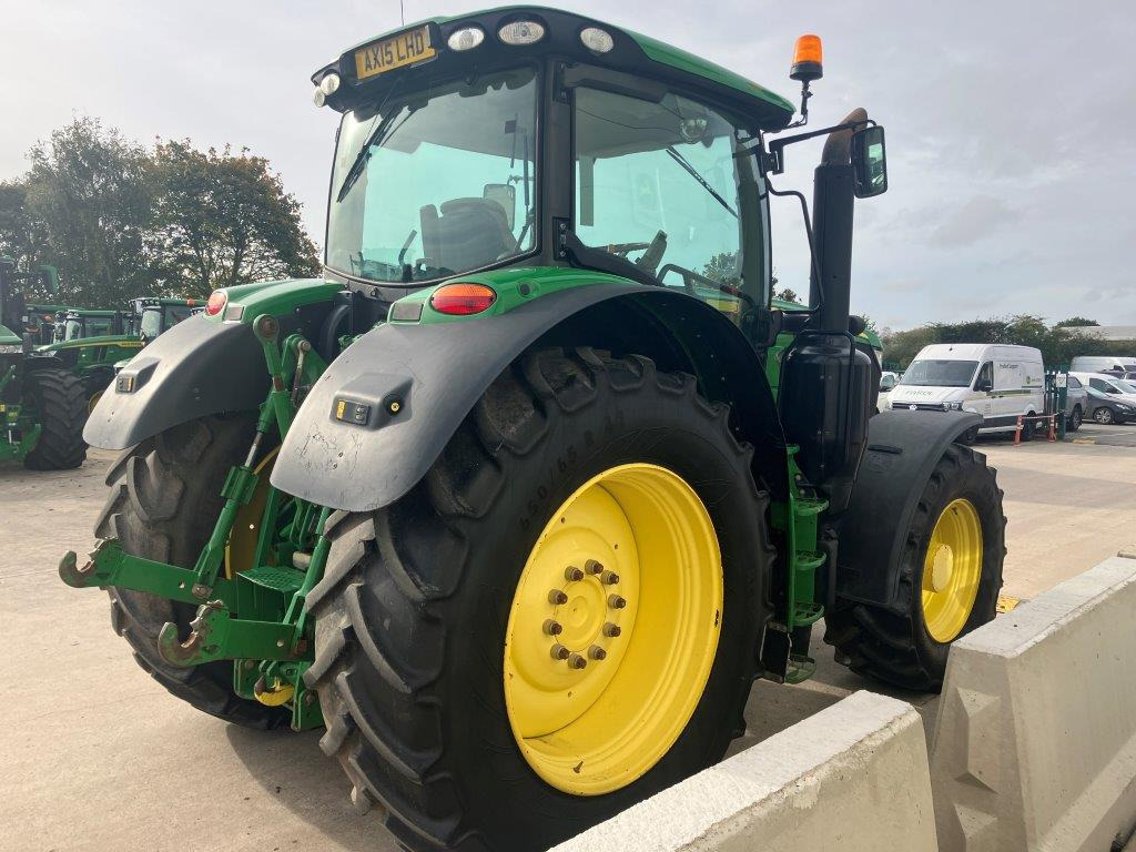 John Deere 6175R - Farm tractor: picture 5 John Deere 6175R - Farm tractor: picture 5