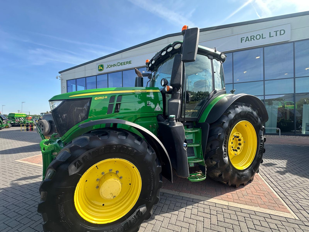 John Deere 6250R - Farm tractor: picture 4 John Deere 6250R - Farm tractor: picture 4
