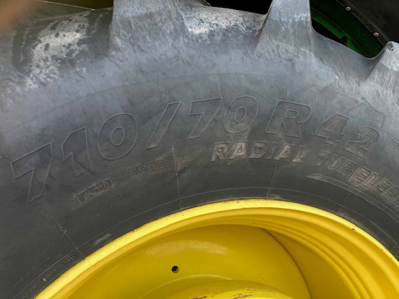 John Deere 6250R - Farm tractor: picture 2 John Deere 6250R - Farm tractor: picture 2