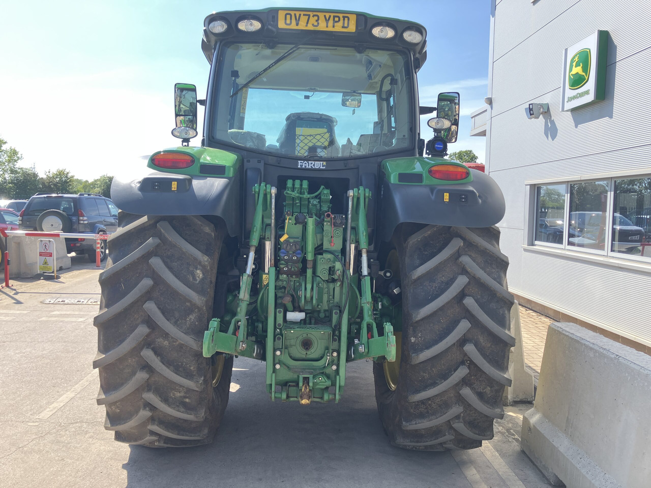 John Deere 6R 185 - Farm tractor: picture 4 John Deere 6R 185 - Farm tractor: picture 4