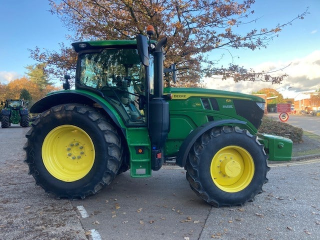 John Deere 6R 185 - Farm tractor: picture 3 John Deere 6R 185 - Farm tractor: picture 3