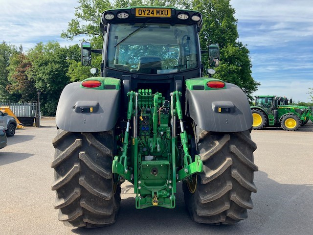 Farm tractor John Deere 6R 250: picture 8