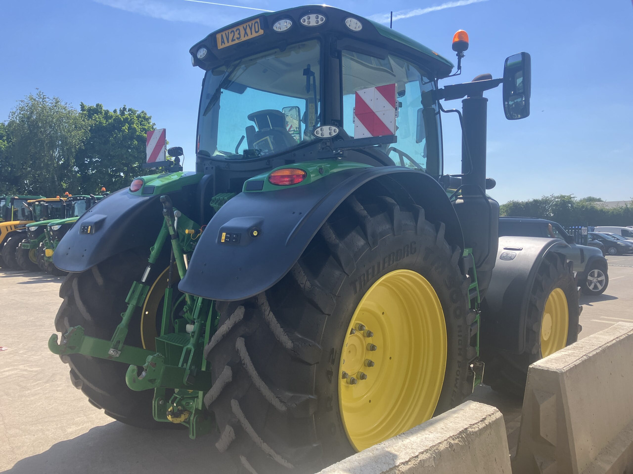 John Deere 6R 250 - Farm tractor: picture 5 John Deere 6R 250 - Farm tractor: picture 5