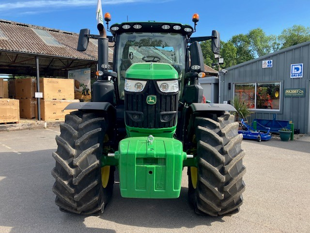 John Deere 6R 250 - Farm tractor: picture 3 John Deere 6R 250 - Farm tractor: picture 3