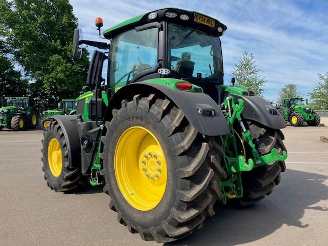 Farm tractor John Deere 6R 250: picture 10