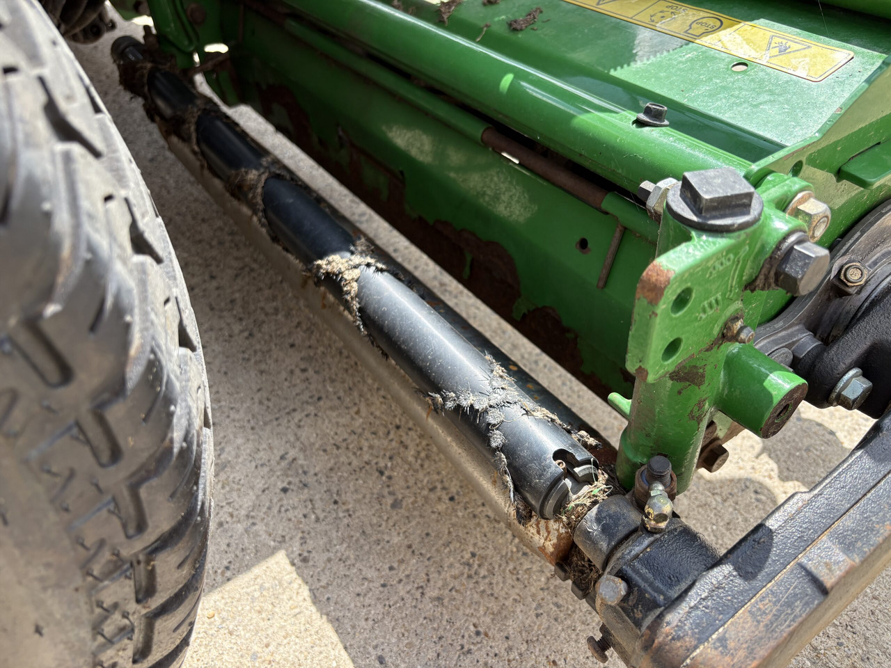Garden mower John Deere 7200A Triple Mower: picture 8 Garden mower John Deere 7200A Triple Mower: picture 8