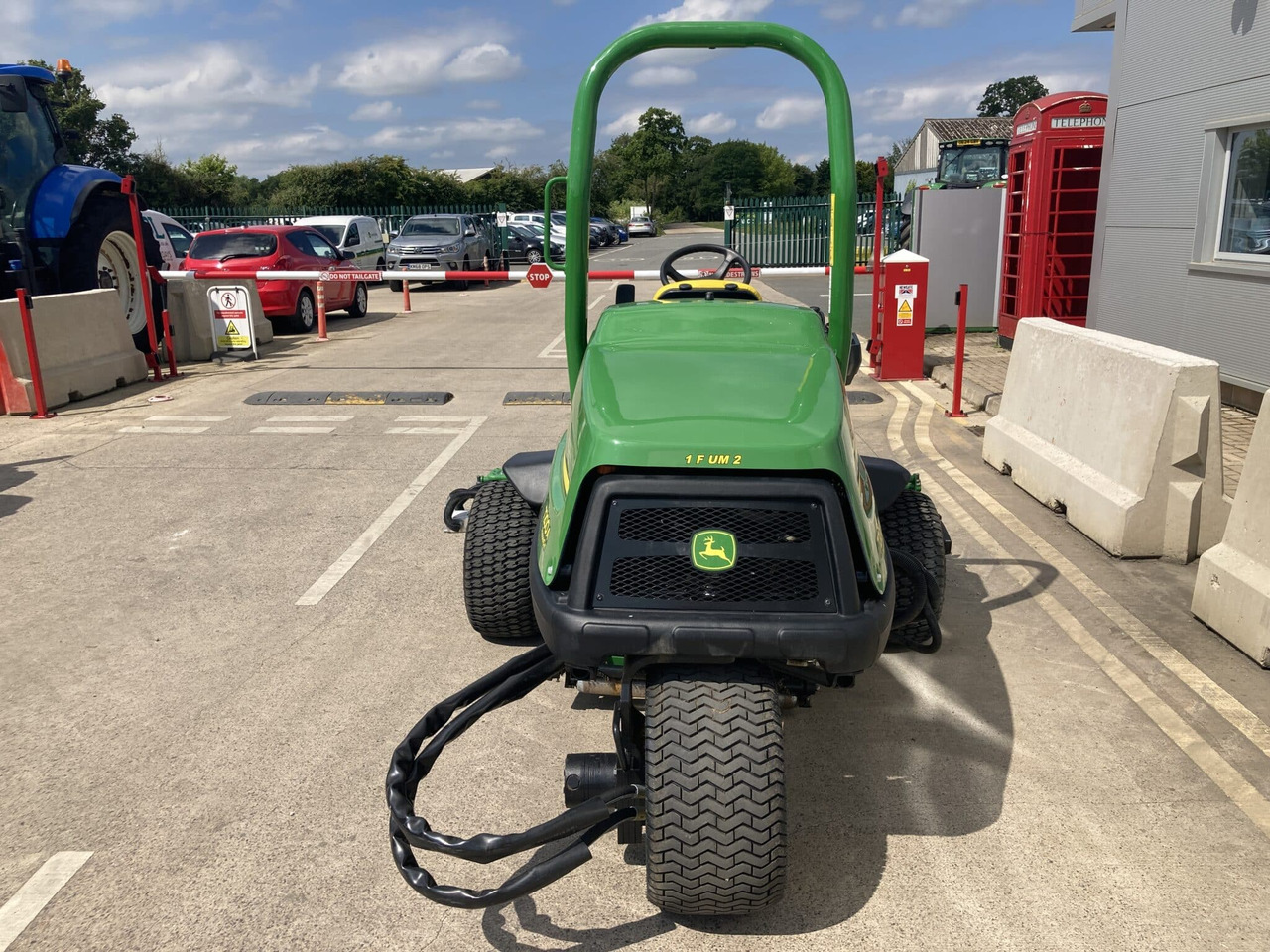 John Deere 7200A utility mower - Garden mower: picture 4 John Deere 7200A utility mower - Garden mower: picture 4
