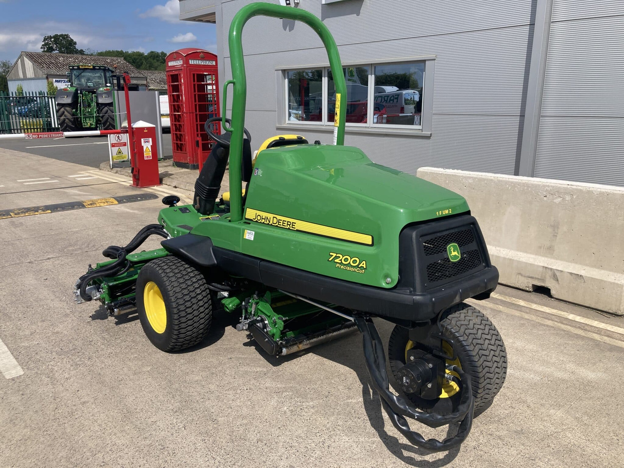 John Deere 7200A utility mower - Garden mower: picture 3 John Deere 7200A utility mower - Garden mower: picture 3