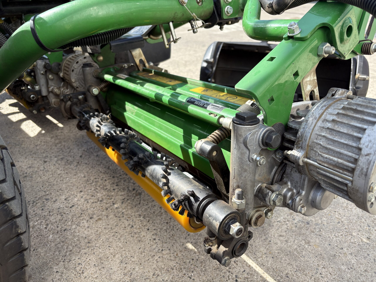 Garden mower John Deere 7500A E-Cut: picture 7