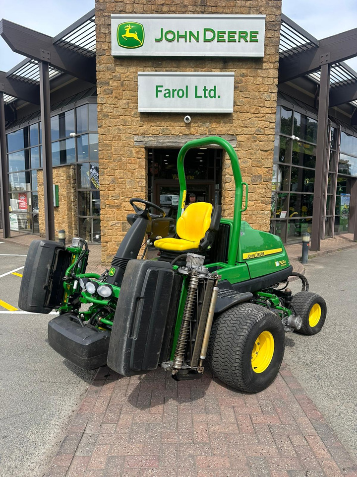 John Deere 7500AE Fairway Mower - Garden mower: picture 1 John Deere 7500AE Fairway Mower - Garden mower: picture 1