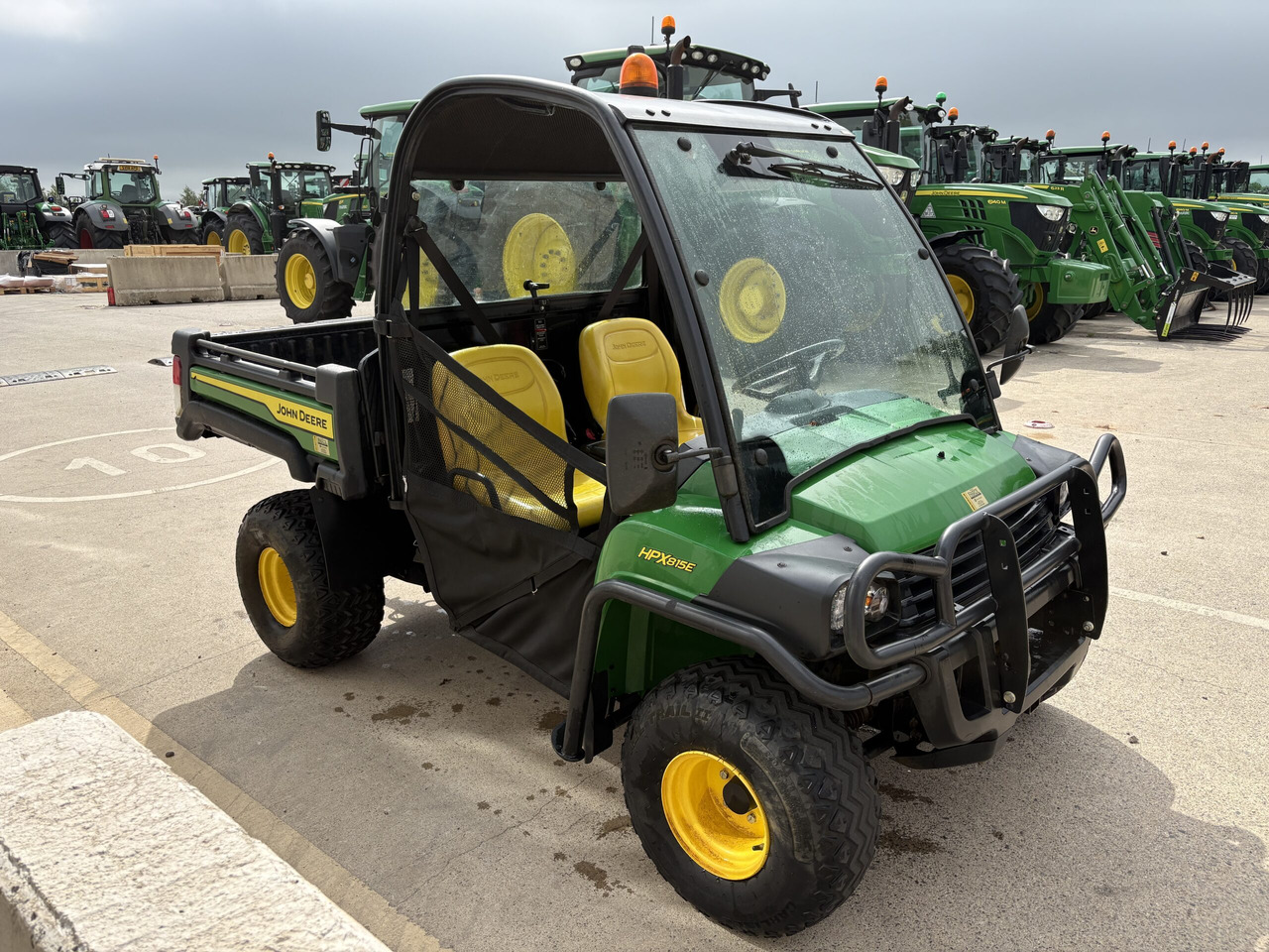John Deere HPX815E Gator - Side-by-side/ ATV: picture 3 John Deere HPX815E Gator - Side-by-side/ ATV: picture 3