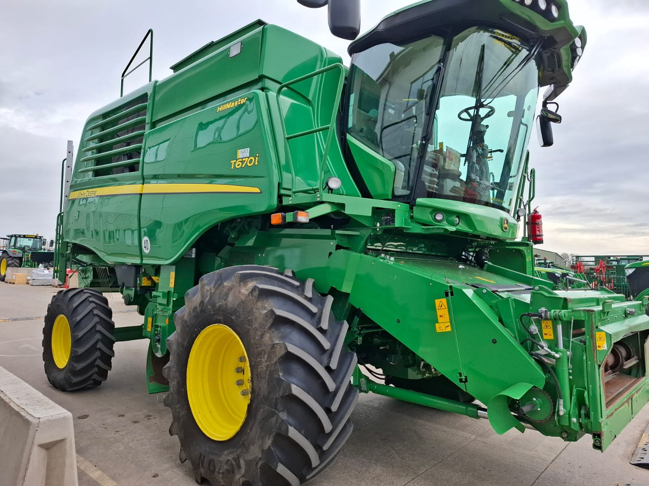 John Deere T670 - Combine harvester: picture 5 John Deere T670 - Combine harvester: picture 5