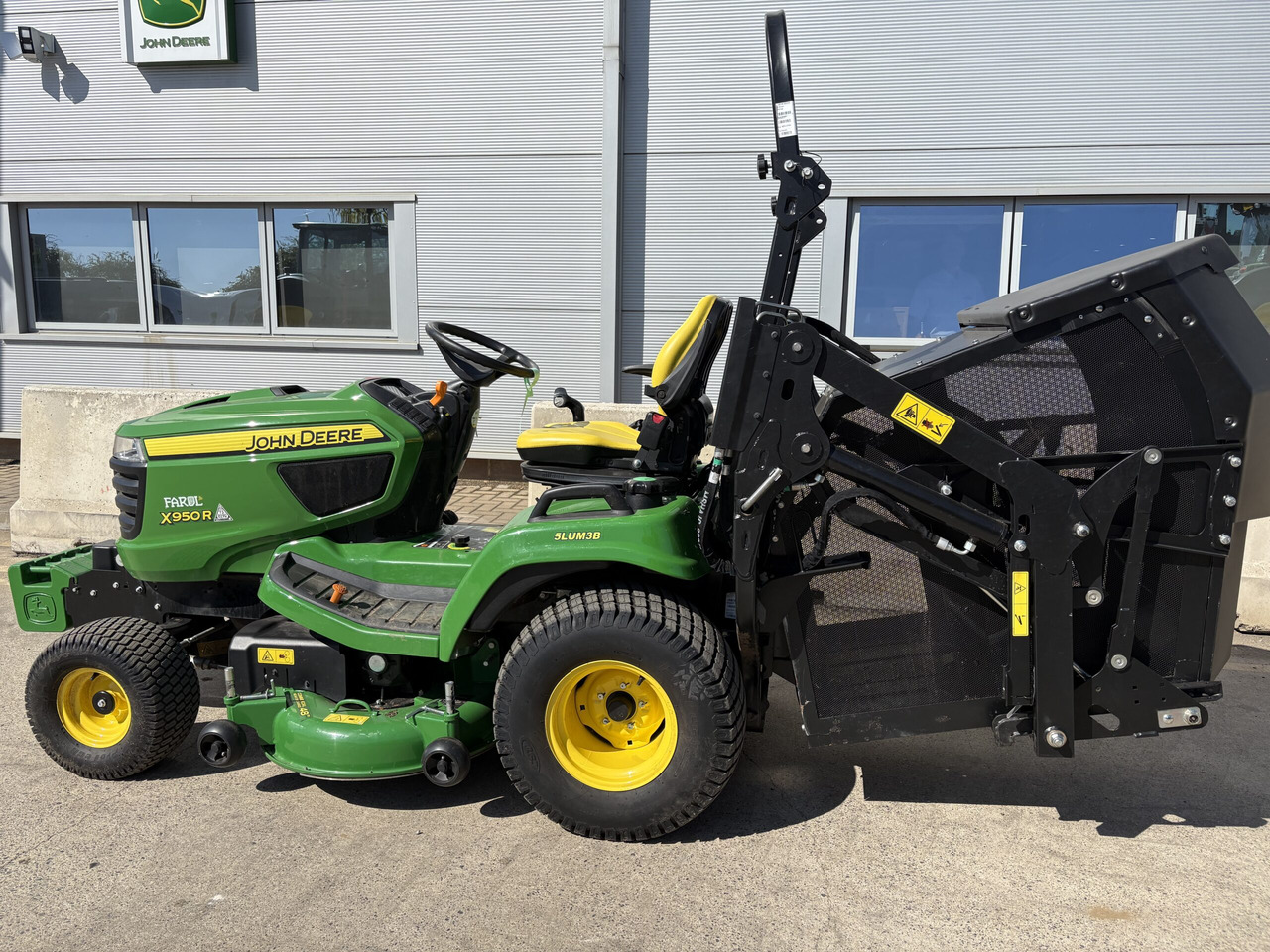 John Deere X950R Cut & Collect mower - Garden mower: picture 1 John Deere X950R Cut & Collect mower - Garden mower: picture 1