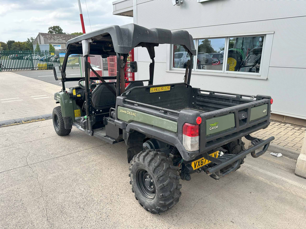 John Deere XUV855M S4 Gator - Side-by-side/ ATV: picture 3 John Deere XUV855M S4 Gator - Side-by-side/ ATV: picture 3