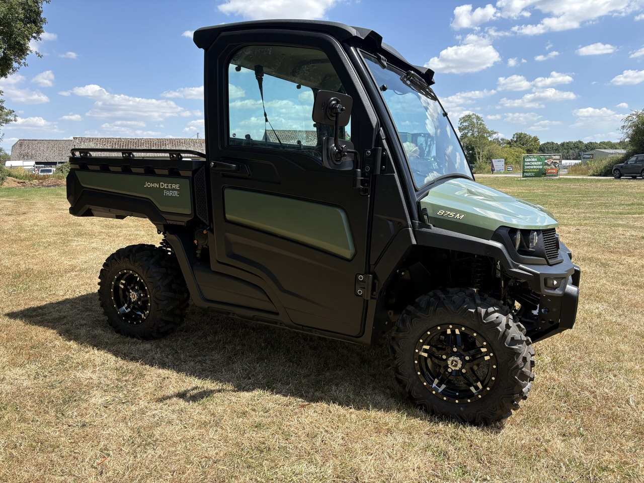 John Deere XUV875M Gator - Side-by-side/ ATV: picture 3 John Deere XUV875M Gator - Side-by-side/ ATV: picture 3