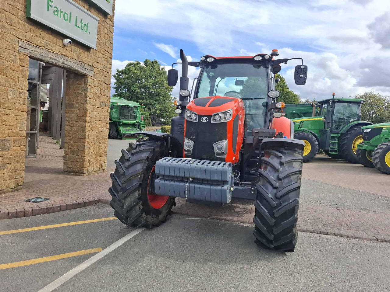 Kubota M7153 - Farm tractor: picture 3 Kubota M7153 - Farm tractor: picture 3