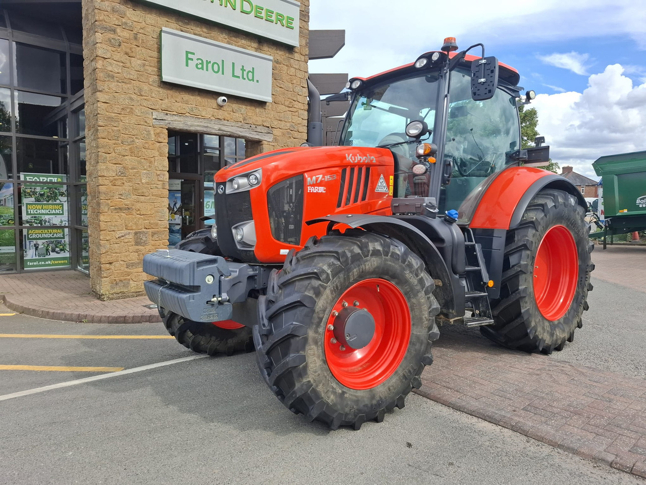 Kubota M7153 - Farm tractor: picture 1 Kubota M7153 - Farm tractor: picture 1