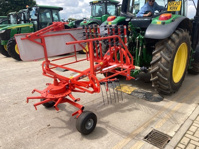Kuhn GA 3201 - Tedder/ Rake: picture 1 Kuhn GA 3201 - Tedder/ Rake: picture 1
