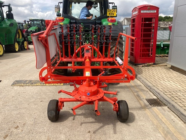 Kuhn GA 3201 - Tedder/ Rake: picture 4 Kuhn GA 3201 - Tedder/ Rake: picture 4