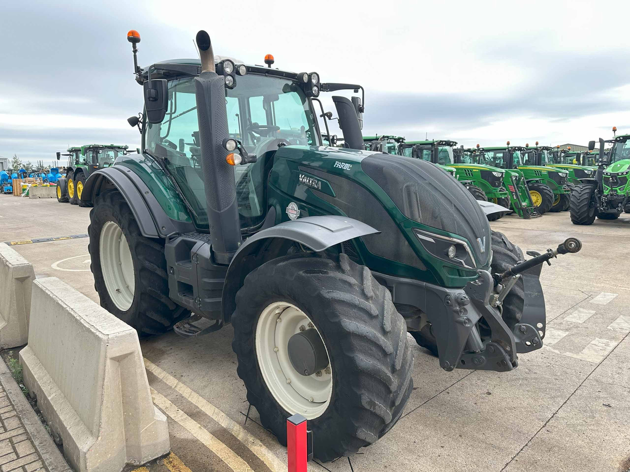Farm tractor Valtra T174EV: picture 6