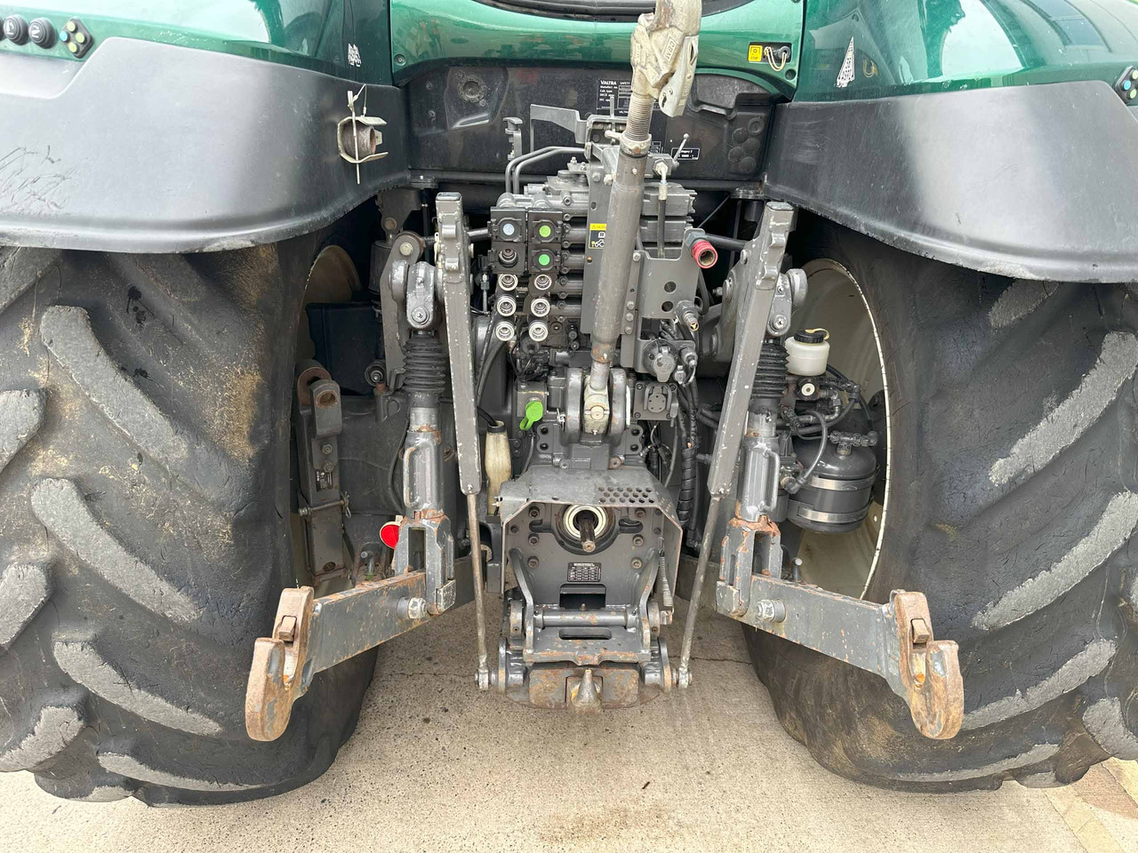 Farm tractor Valtra T174EV: picture 15