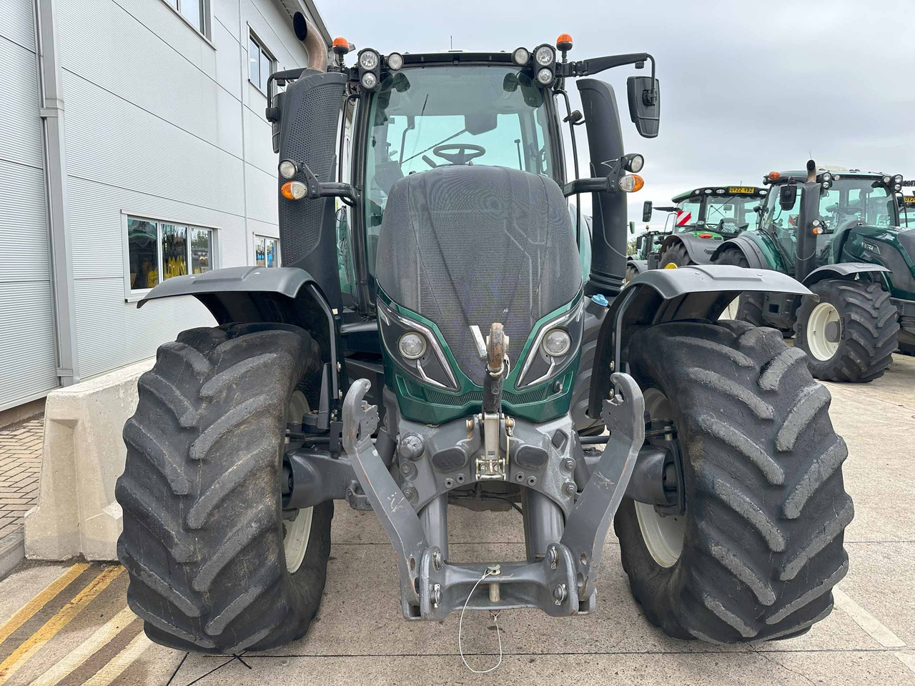 Farm tractor Valtra T174EV: picture 7